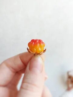 Морошка из полимерной