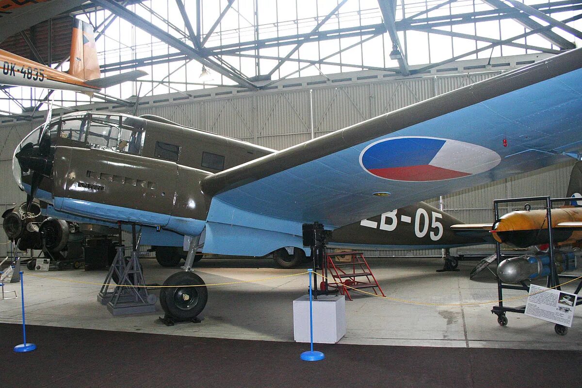 Самолет aero c-3a. Si-204. Aero c. Самокат aero a230. Самолет лб.