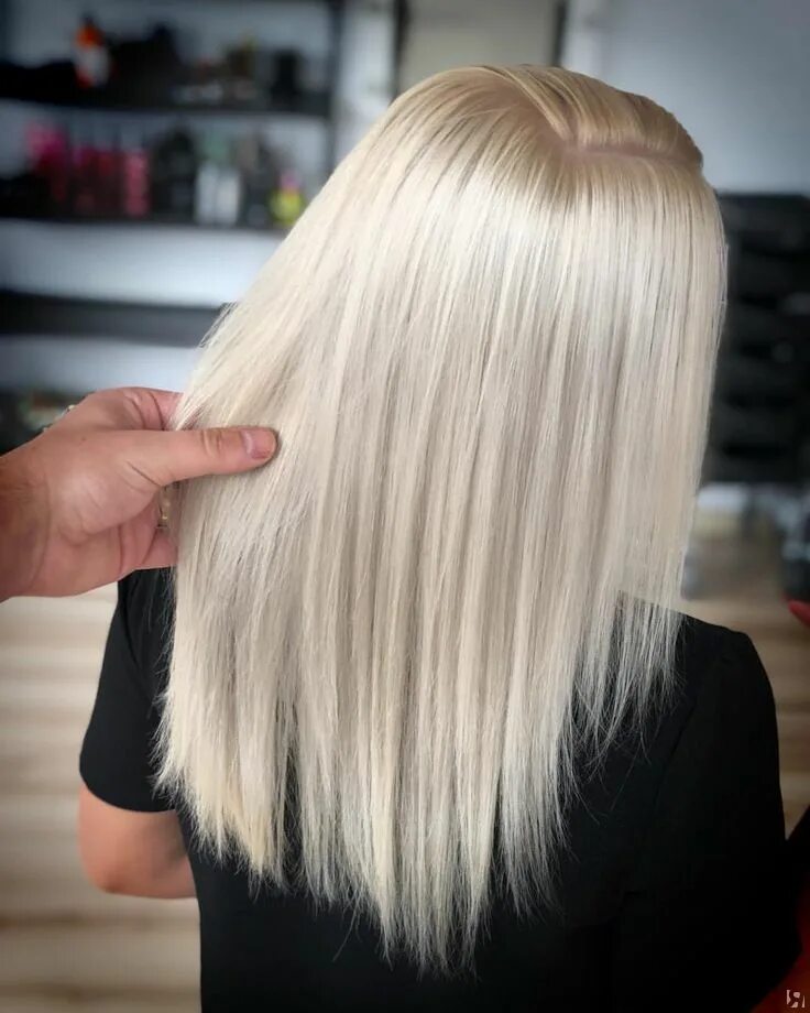 Blonde осветляю. Тонировка для блондинок. Тонирование в холодный блонд. Волосы блонд. Белый перламутровый цвет волос.