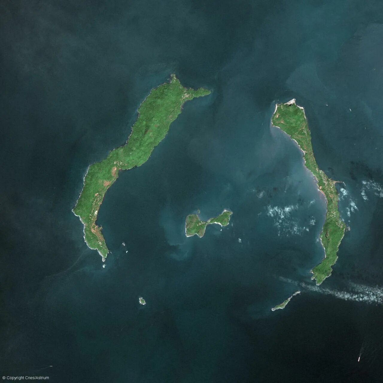 Spot island. Îles de los Конакри. Остров Дезоляции.