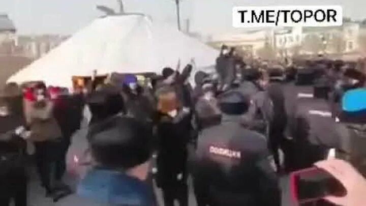 Протесты в Чите. Разгон митинга в Чите. Полиция отказалась разгонять митинг. В Севастополе полиция разогнала митинг. Чит митинг