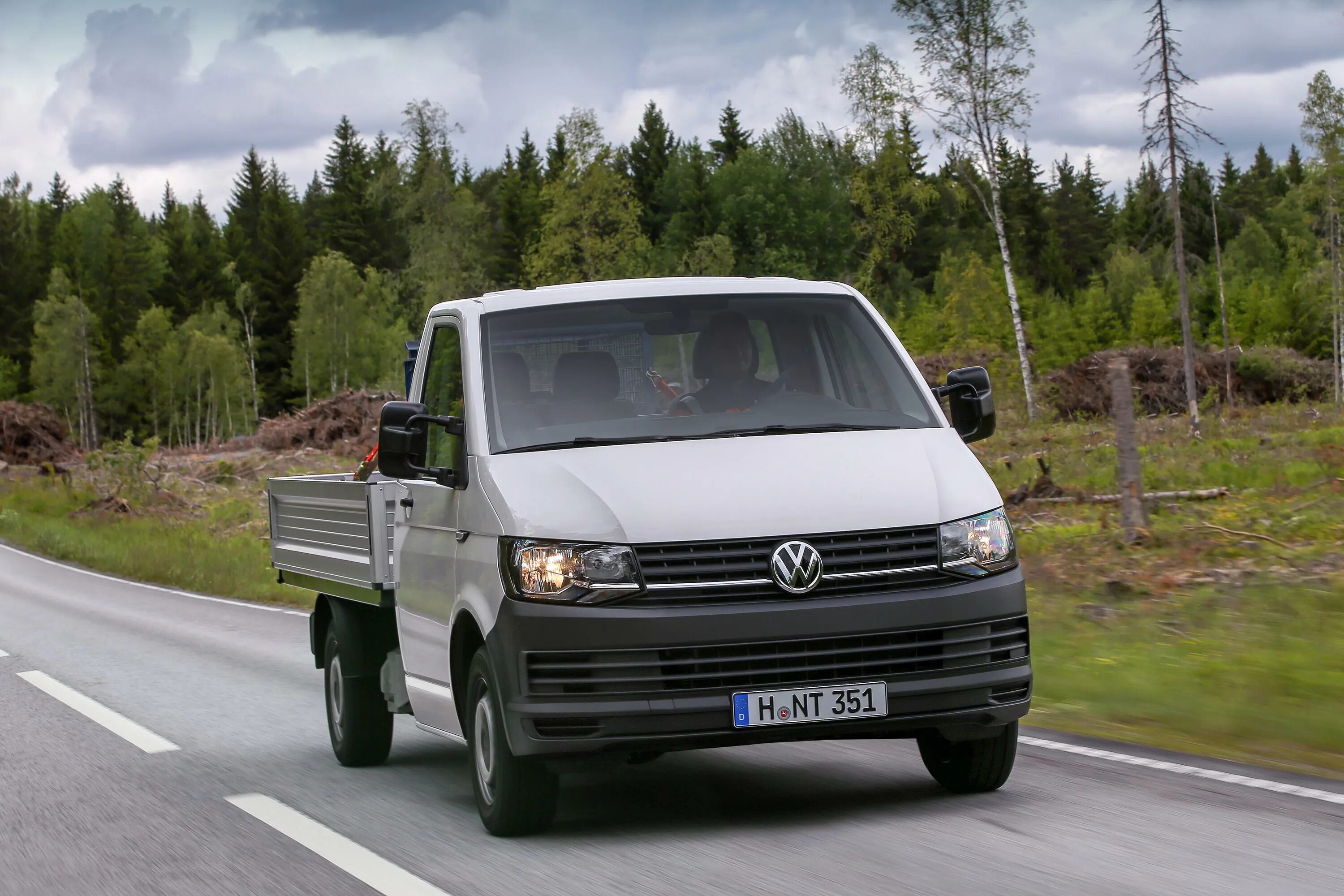 Т 6.1 купить. VW Transporter t6. Volkswagen Transporter t6 пикап. Фольксваген Транспортер т8. Фольксваген Транспортер т6 бортовой.