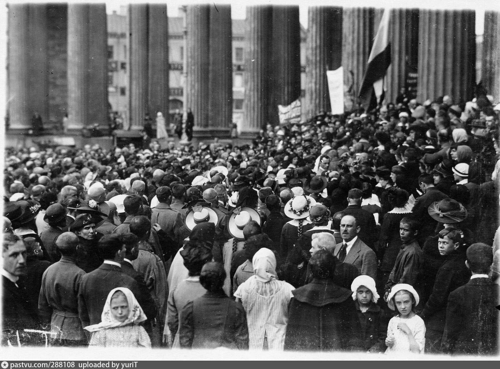 Антинемецкие погромы в Москве в 1915. Патриотические манифестации 1914.