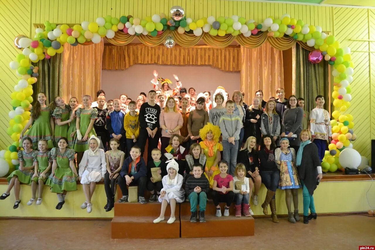 Красногородская средняя школа. Агрошкола красногородск. Школа интернат коррекционный красногородск псковской обл. Школа интернат опочка красногородская 31. Школа интернат псков.