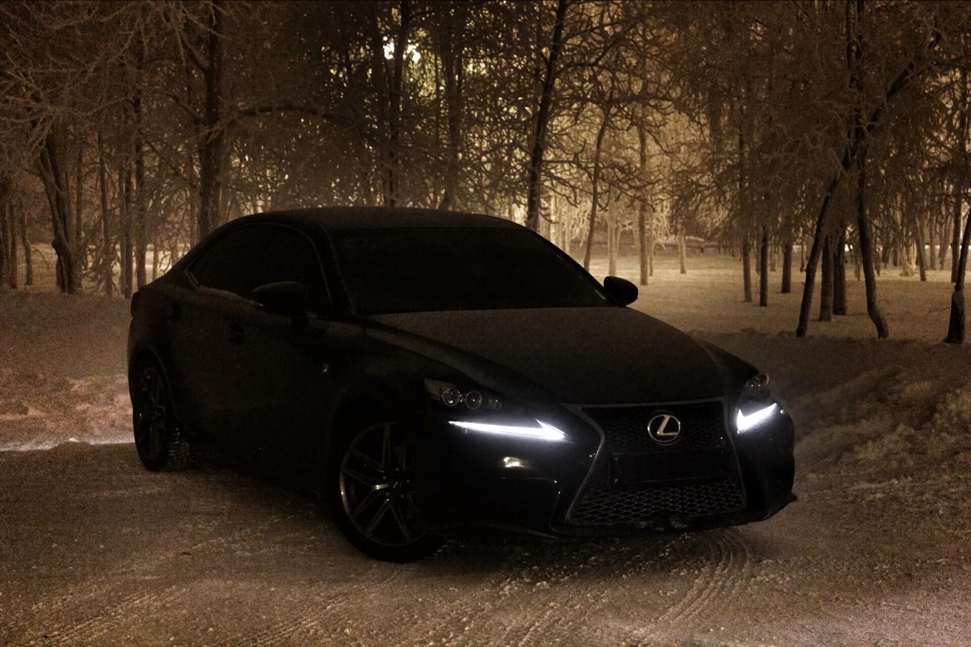 Темная ис. Лексус ИС 250. Лексус is 250 ночью. Лексус is250 в темноте. Lexus is 250 Night.