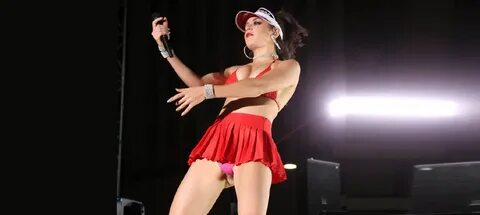 Charli XCX laughs off boob-baring wardrobe malfunction