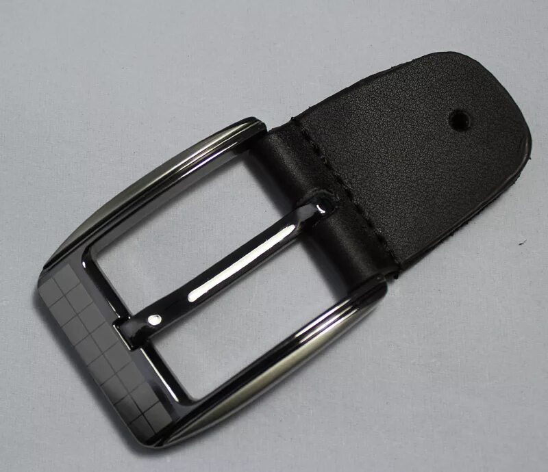 Как открутить пряжку на ремне. Ремень с застёжкой автоматической. Автоматическая пряжка для ремня сломалась. Как снять пряжку с ремня. Ремень respect пряжка автомат.