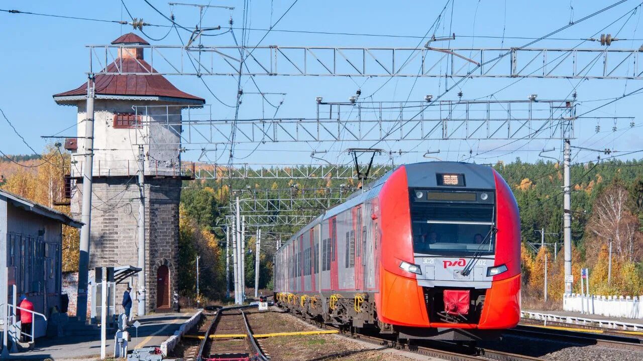 Ласточка тагил краснотурьинск. Электричка в нижнем тагиле. Екатеринбург нижний тагил ласточка 14 47. Ласточка тагил краснотурьинск. Ласточка тагил краснотурьинск.