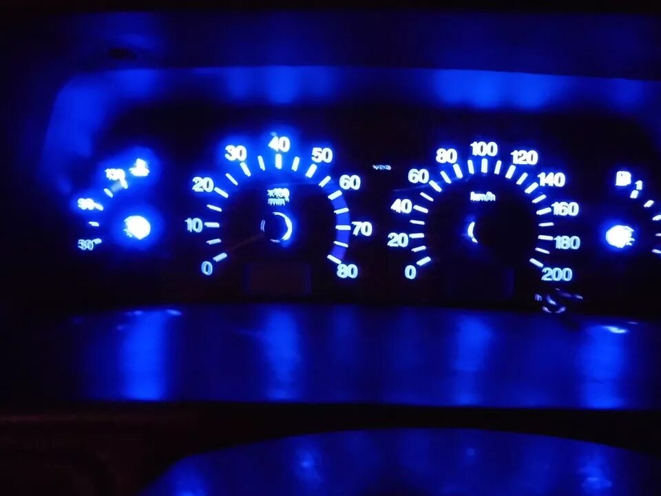 Синяя приборная панель ВАЗ 2110. Синяя приборка ВАЗ 2115. Приборная панель синей подсветкой ВАЗ 2110. Лампочки подсветки приборной панели ВАЗ 2115. Подсветка панели ваз 2115