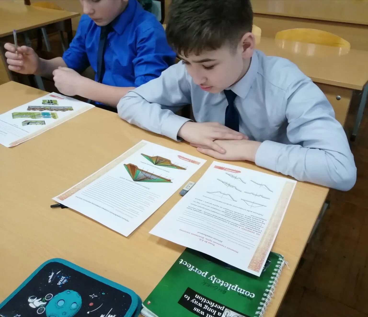 Профориентация подростки. Занятие по профориентации. Заниматься профориентацией. Профориентация старшеклассников. Профориентационные занятия.