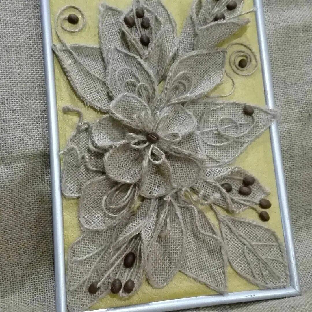 панно из джута на кухню. панно из джута и мешковины. панно из мешковины и джута и кофе. панно на мешковине. панно из шпагата и мешковины.