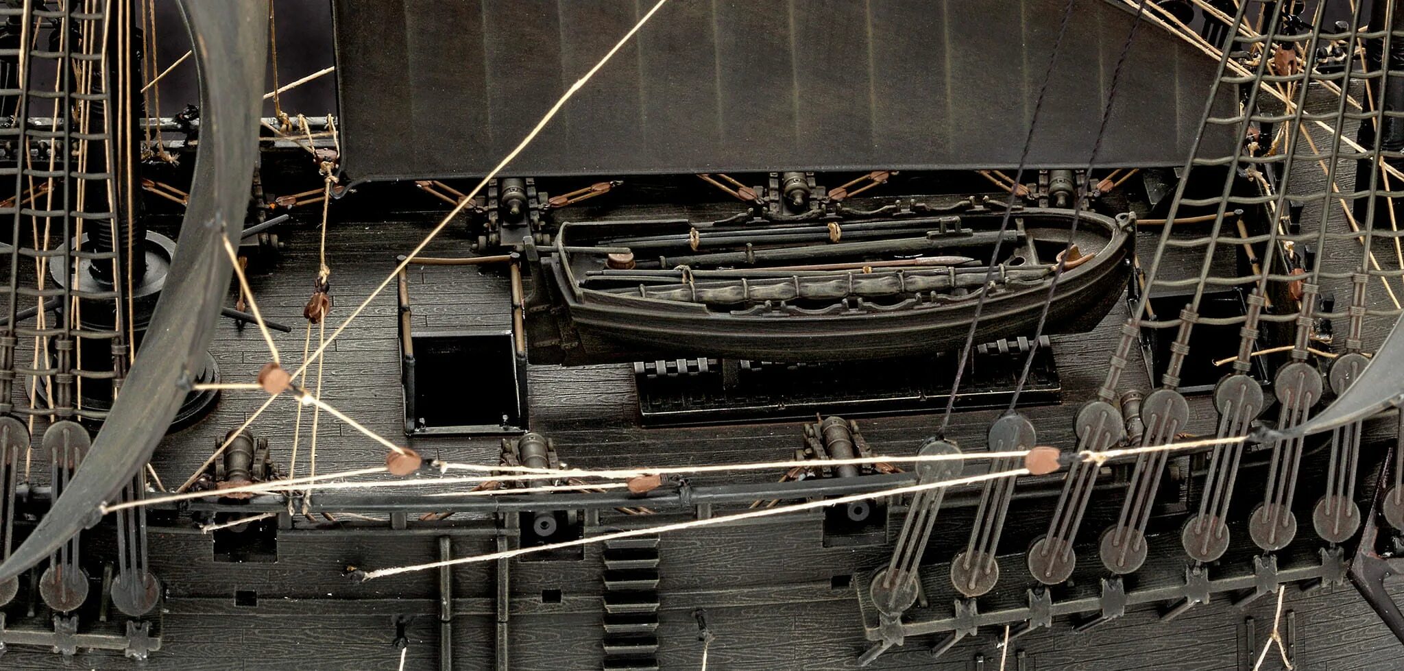 Черная палуба. Black Pearl 72 Revell. Сборная модель корабль чёрная Жемчужина от Revell 1 :72 05699. Корабль Джека воробья "черная Жемчужина" (9037) 1:72. Чёрная Жемчужина корабль палуба.