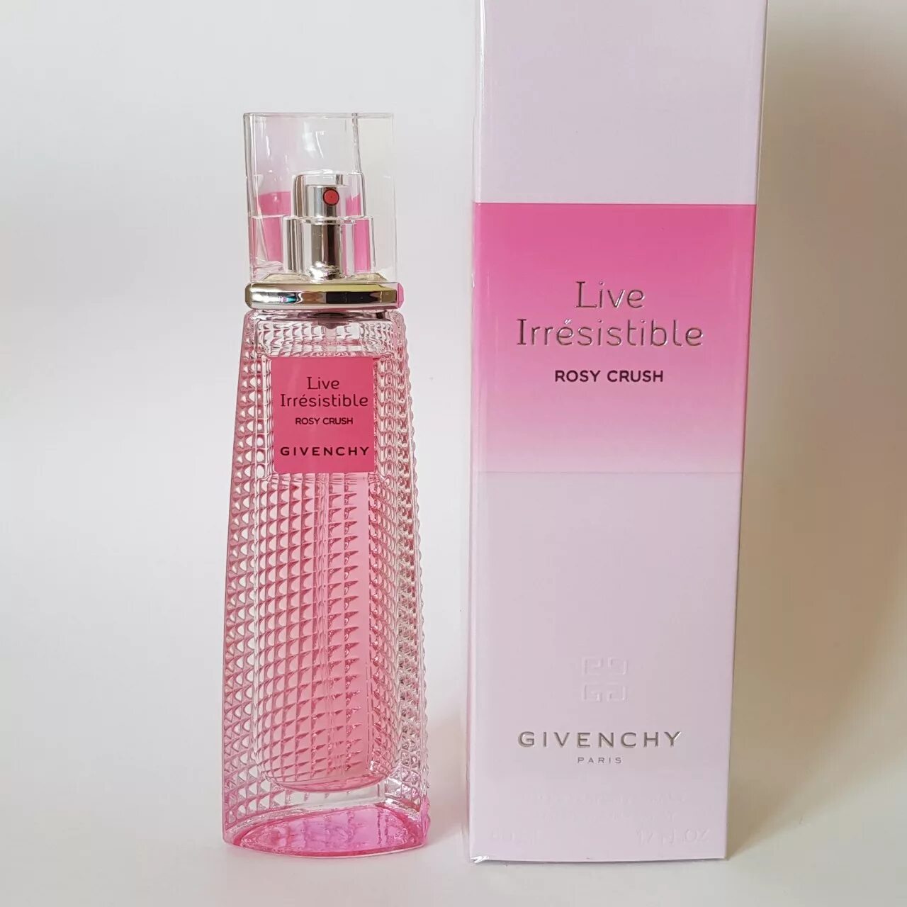 Givenchy live irresistible crush. Живанши Live irresistible Rose. Givenchy Live irresistible Rose Crush. Духи дживанши Rosy crash. Живанши розовый флакон irresistible.