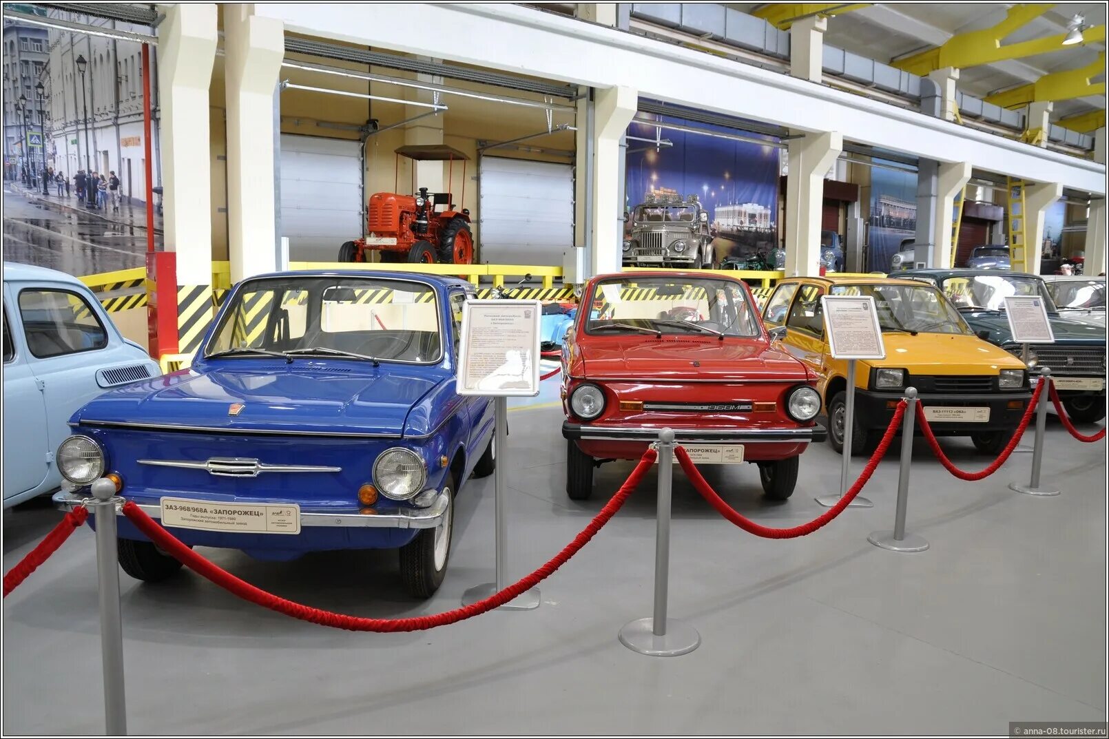 Запорожский автомобильный завод. Розовый запорожец. Запорожец фото. Автомашина запорожье. Заз 968м ушастый.
