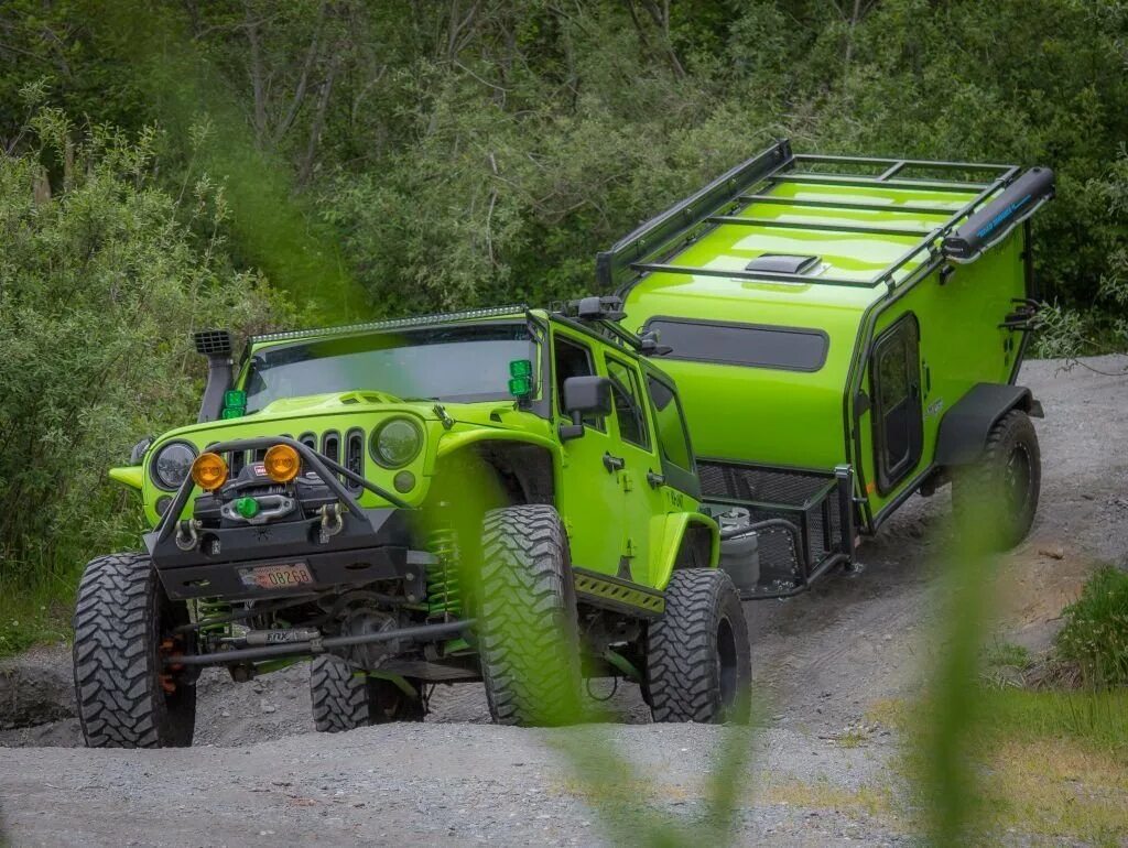 Лучшие проходимые автомобили. Jeep Wrangler Rubicon Expedition-Camper. Джип Рубикон 2022 кемпер автодом. Jeep 4x4 Camper. Jeep Wrangler Camper.