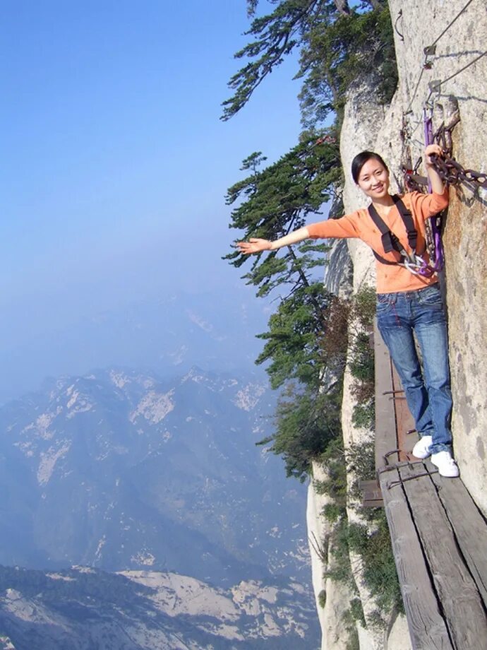 Треккинг хайкинг. Королевская тропа (el caminito del rey), провинция малага. Тропа страха хуашань. Путешествия картинки. Пещеры хуашань.