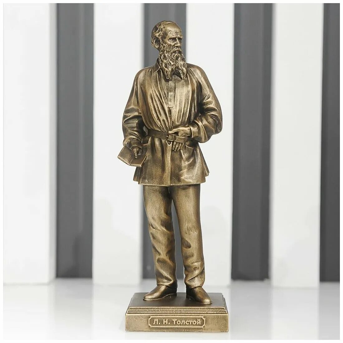 статуэтка лев толстой. бронзовая статуэтка. статуэтка н053. бюст лев толстой гарднер. фигурка толстой.