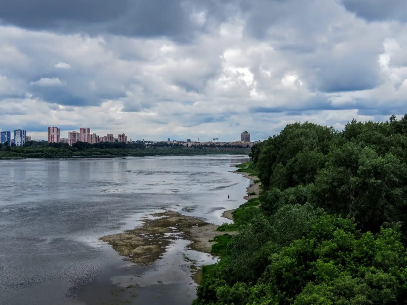 Томь город новокузнецк. Берег Томи в Кемерово. Левый берег Томи Кемерово. Кузбасский мост Кемерово. Кемерово вид на Томь.