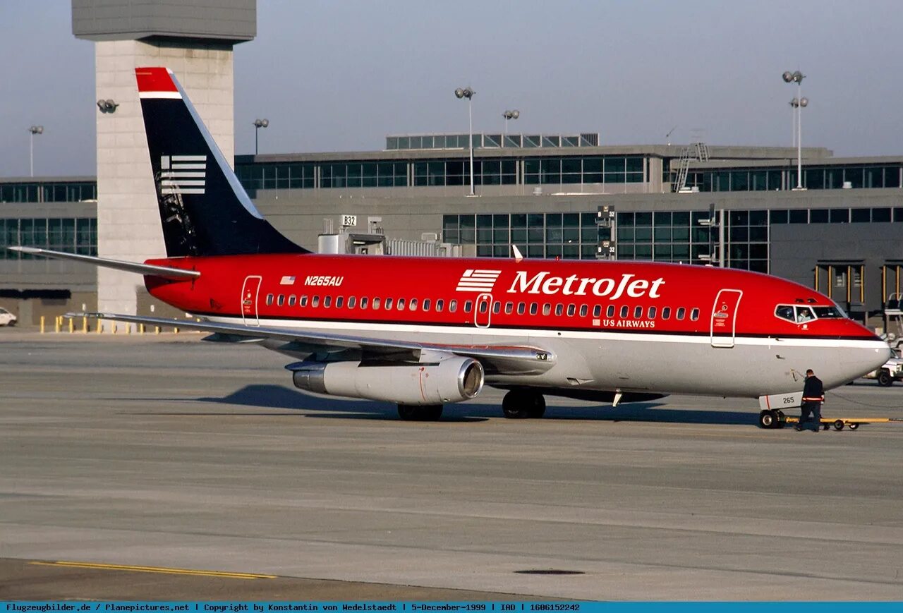 Us airways. Метроджет авиакомпания а320|. Самолёт авиакомпании метроджет Боинг 737. Metrojet Flight 2710.