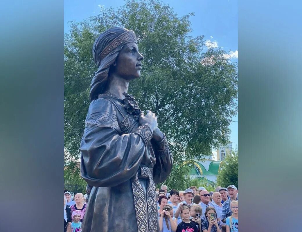 Статуя аленушки в нововоронеже. Новый памятник аленке. Алёнка скульптура в воронеже. Памятник аленке в нововоронеже. Статуя аленушки в воронеже.