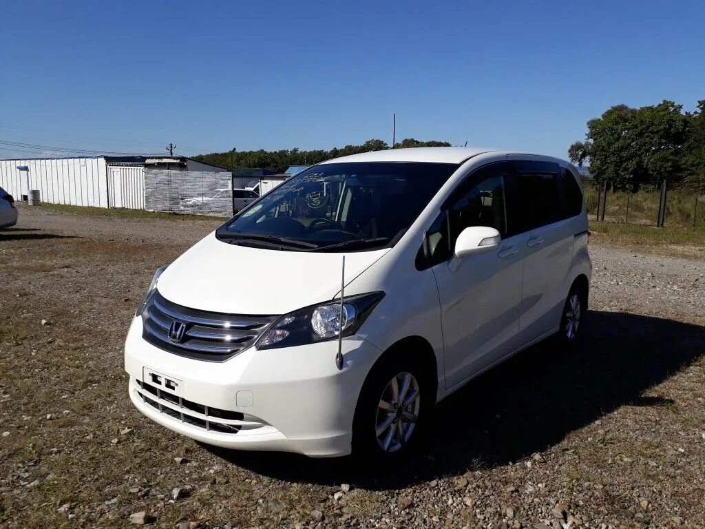 Honda freed spike 2013. Honda freed 2010. 5 cvt. Хонда фрид белая. Хонда фрид 10 год.