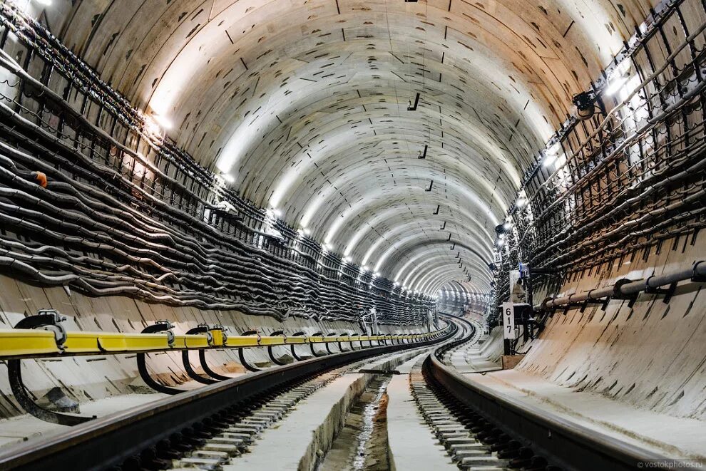 Большая Кольцевая линия метро фото. Наземная станция метро в Москве вторая линия. Самая глубокая станция метро в Москве. Фото большой кольцевой линии метро.