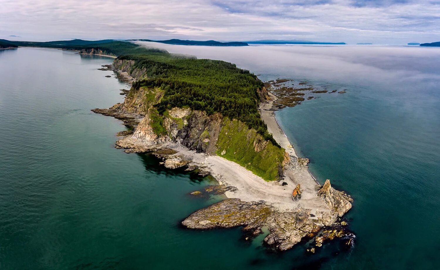 Шантарские острова Охотское море. Шантары Шантарские острова. Шантарские острова Хабаровский край. Мыс Радужный Шантарские острова. Назвать острова россии