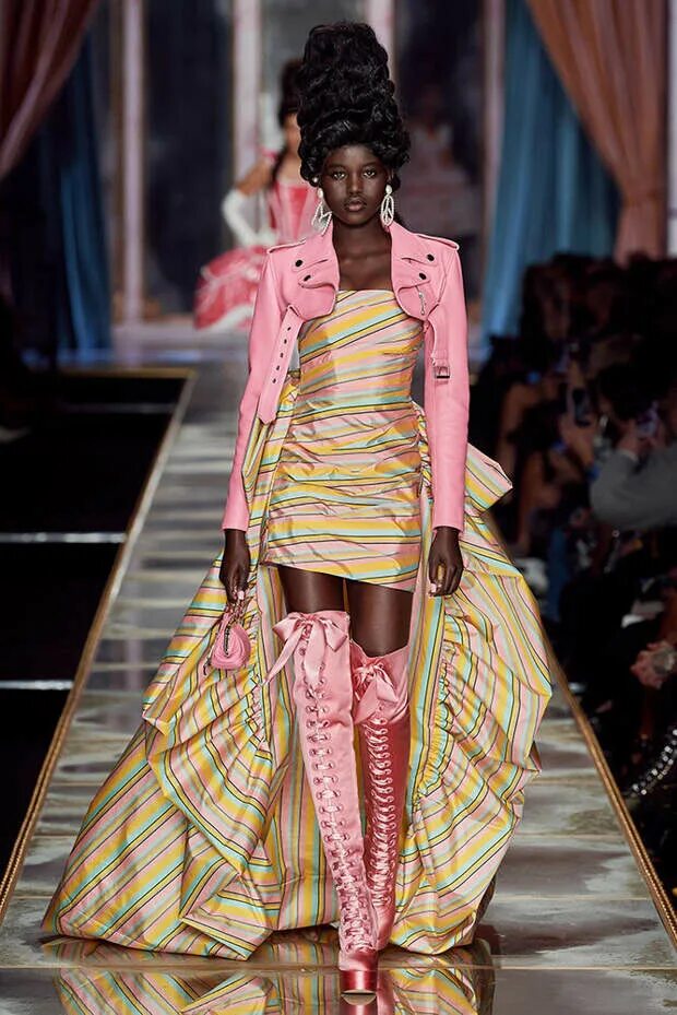 Moschino FW 2020. Moschino Fall 2020. Возвратившая мода