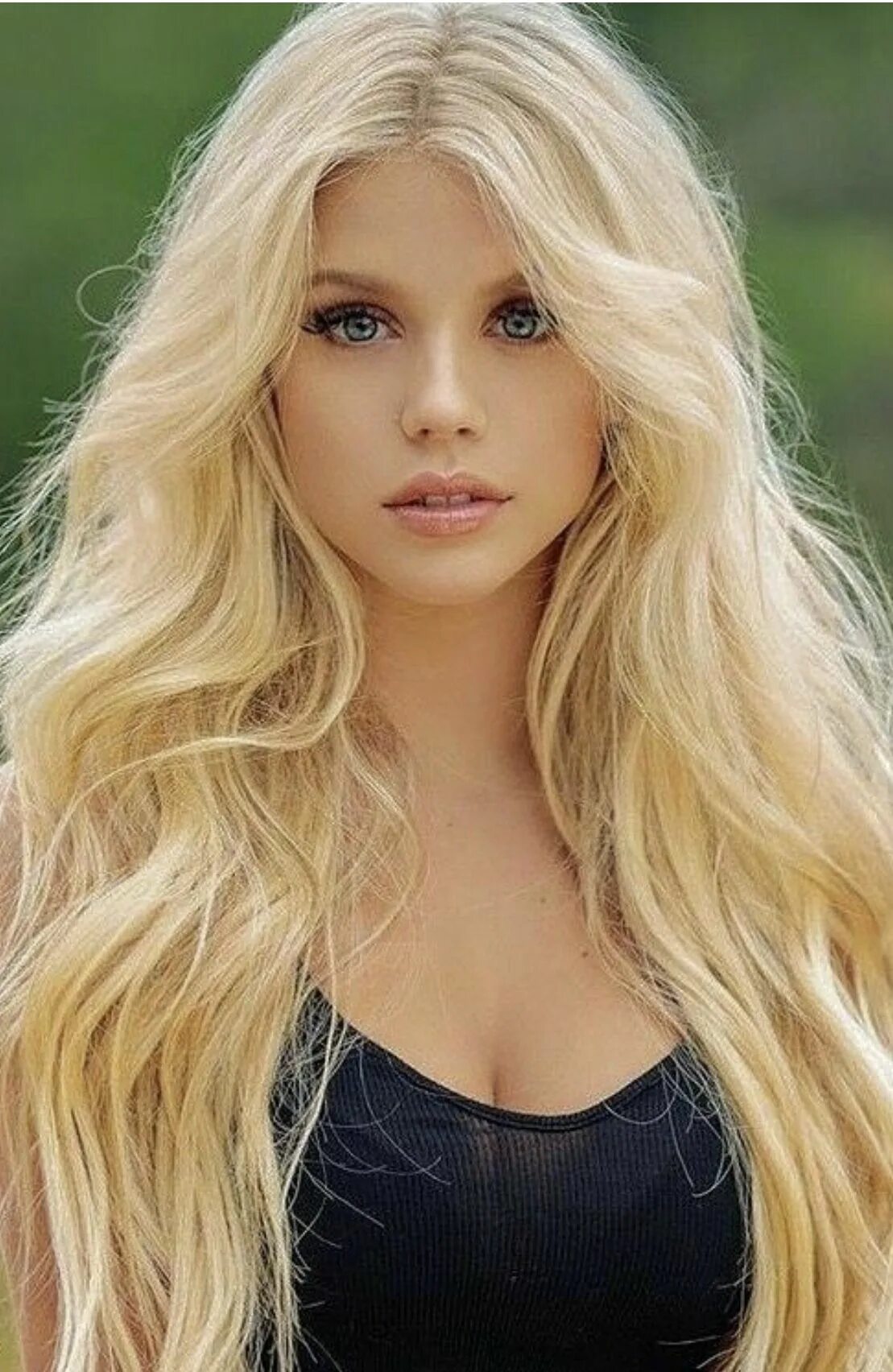 Shy blonde. Кейлин Слевин. Kaylyn Slevin 2020. Кейлин Слевин 2020. Кейлин Слевин 2021.