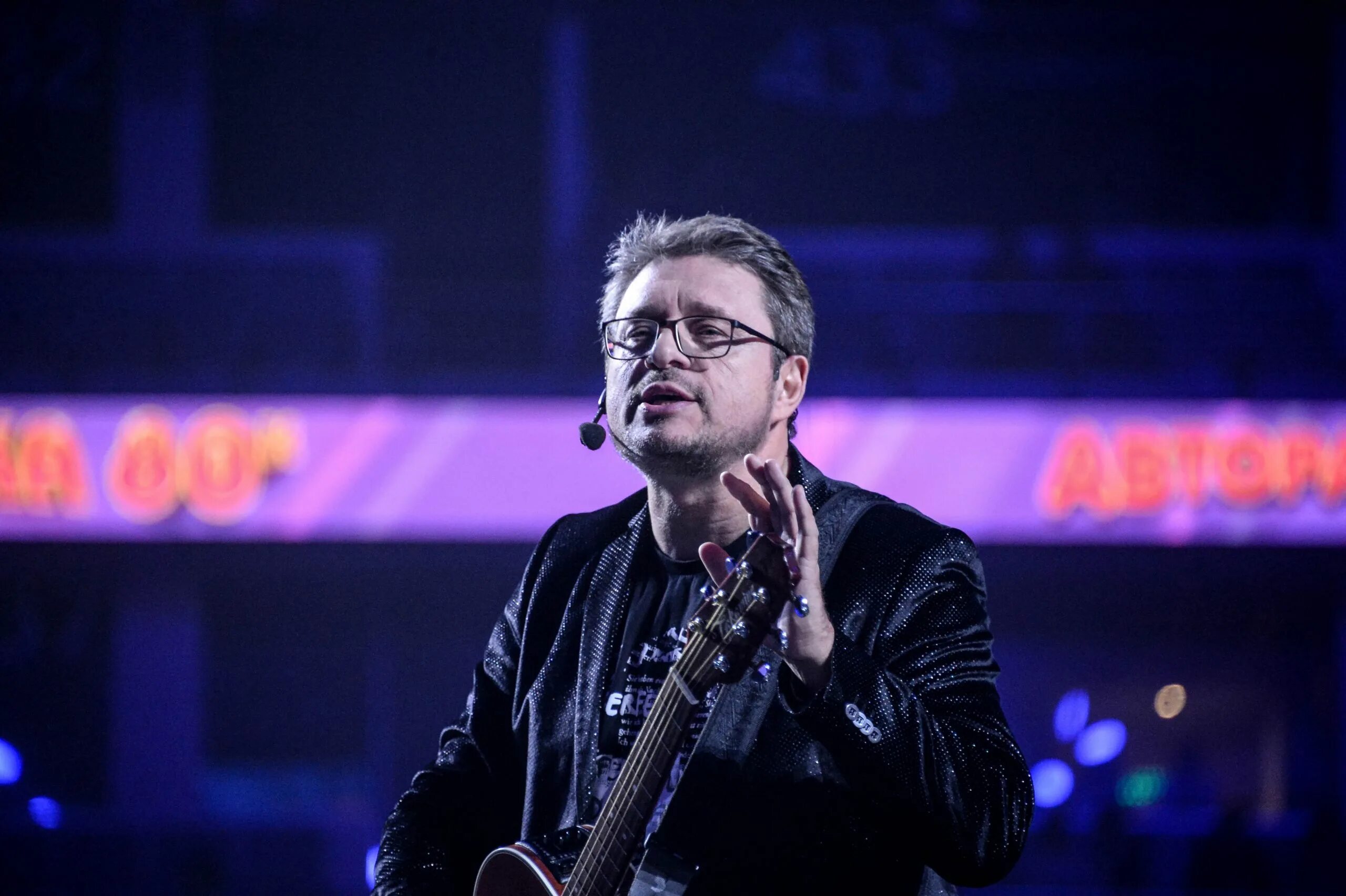 Владимир маркин молодой. Владимир маркин артист. Сколько лет певцу маркину владимиру в 2023. Сколько лет певцу маркину владимиру в 2023. Владимир маркин 2022.