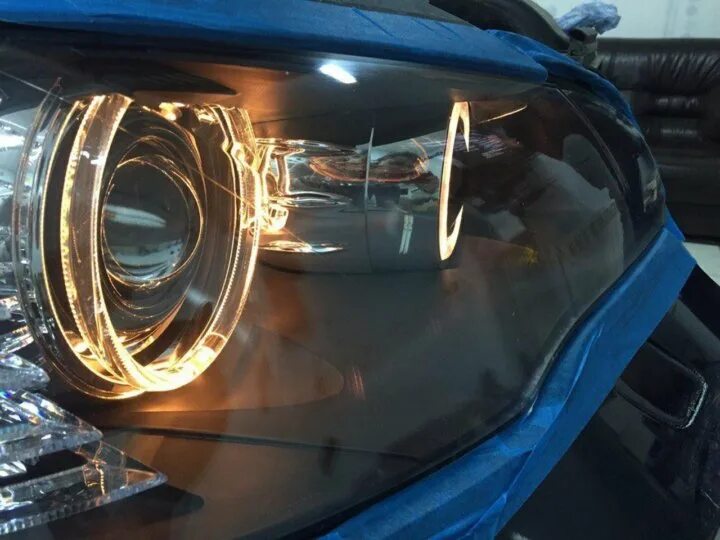 Тюнинг автомобилей фары. Полировка оптики автомобиля. полировка фар автомобиля. фары авто. полированные фары.
