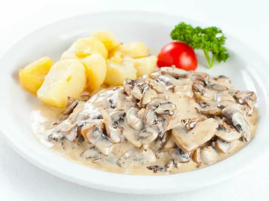 Эскалоп с шампиньонами. Картофель в пароварке. Свинина с шампиньонами в сливочном соусе. Свинина с картошкой сливка. Свинина в сливочном соусе с картофелем.