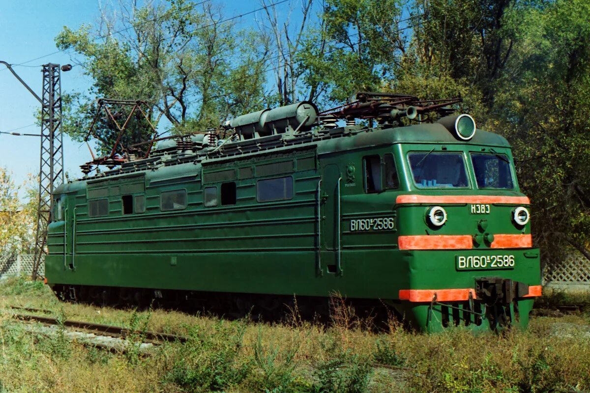 Локомотив вл 60. Вл60 электровоз. Вл60к депо Батайск. Электровоз вл60к 335. Электровоз в 12