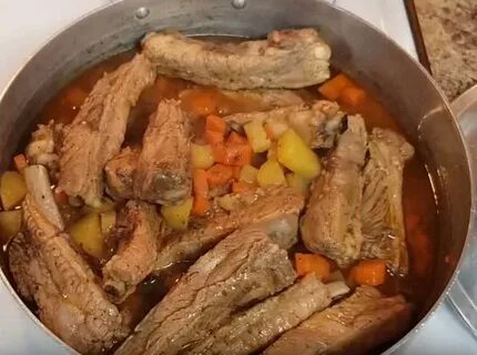 Свиные ребрышки с картошкой тушеные