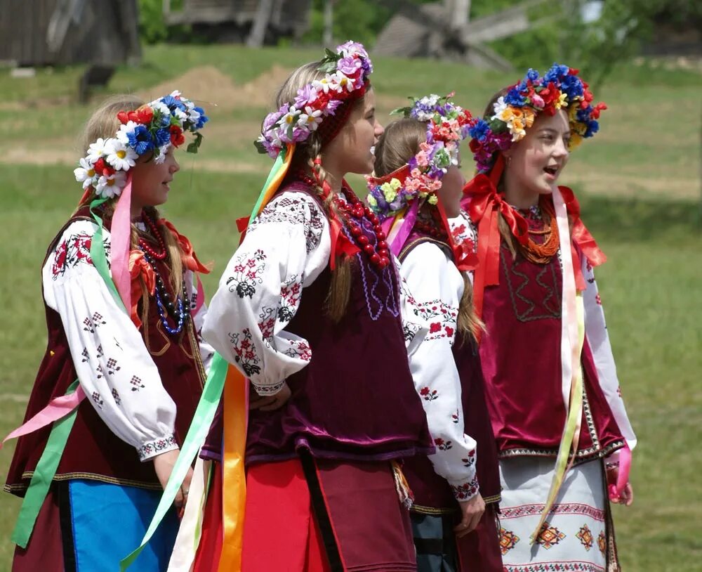 Украинский костюм. Украинский народ. Национальный костюм украинцев. Культура Украины.