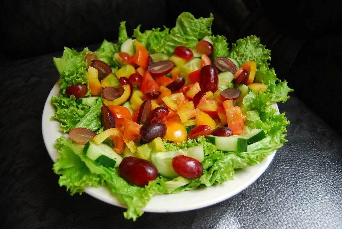 Салаты. Овощной салат. Красивый салат из овощей. Легкий овощной салат. Варианты салата из овощей