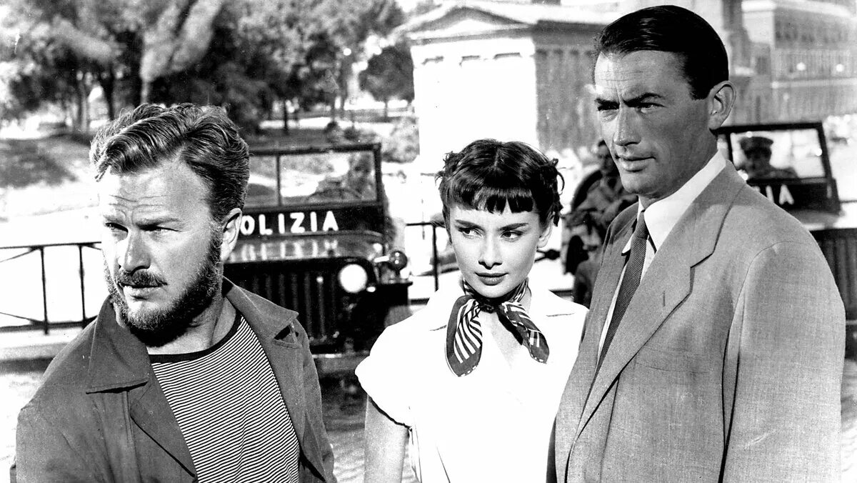 Грегори пек и одри хепберн. Roman holiday 1953. Грегори пек римские каникулы. Одри хепберн и грегори пек римские каникулы. Одри хэпбёрн римские каникулы.