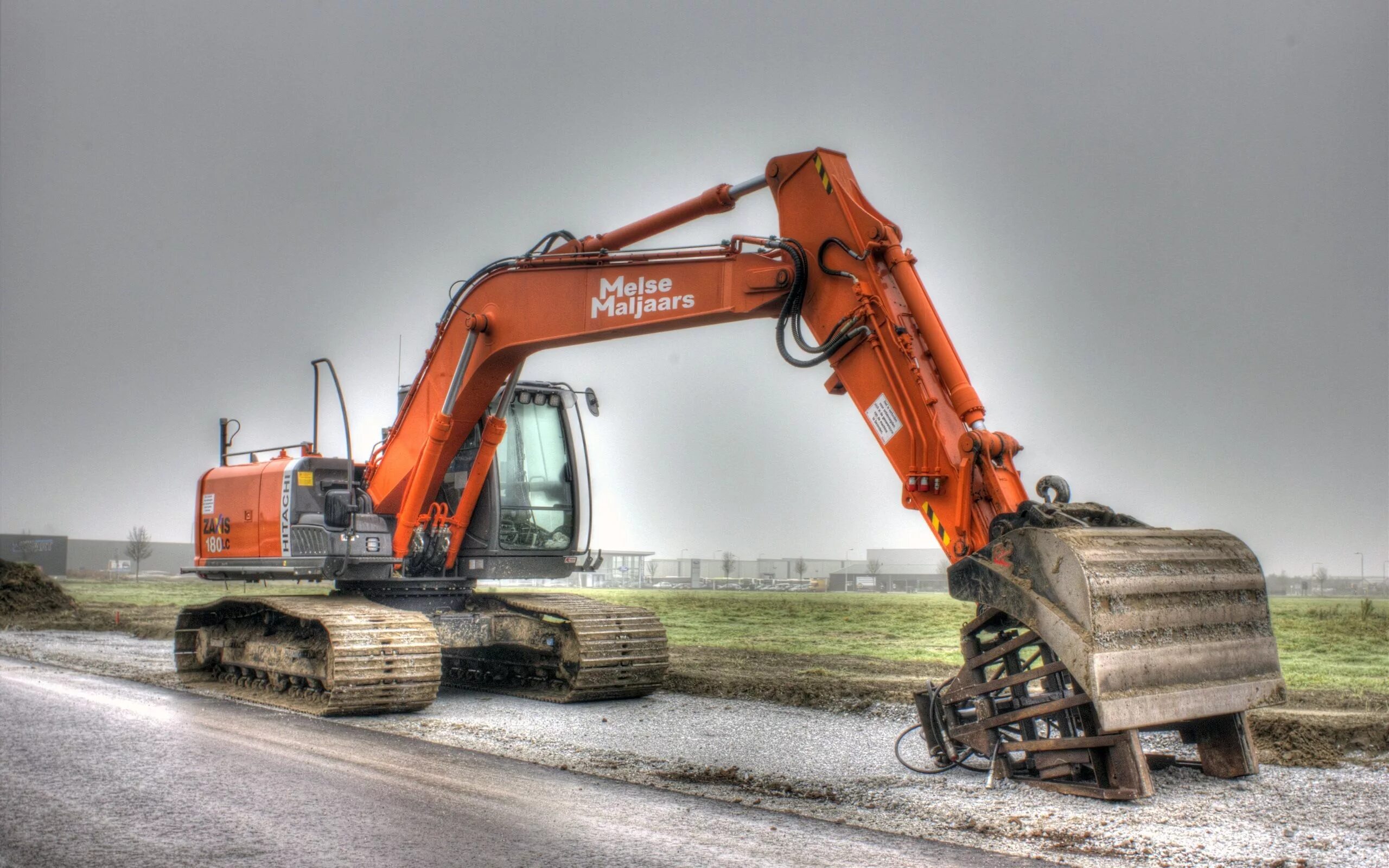 Экскаватор строй. Хитачи 180. Экскаватор Хитачи 180. Экскаватор Hitachi zx300. Hitachi 3000 экскаватор.