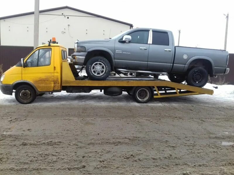 Эвакуатор 5т. Грузовой эвакуатор с площадкой и гидробортом. Эвакуатор 4-5 тонн. Эвакуатор фотон. Эвакуатор бизон.