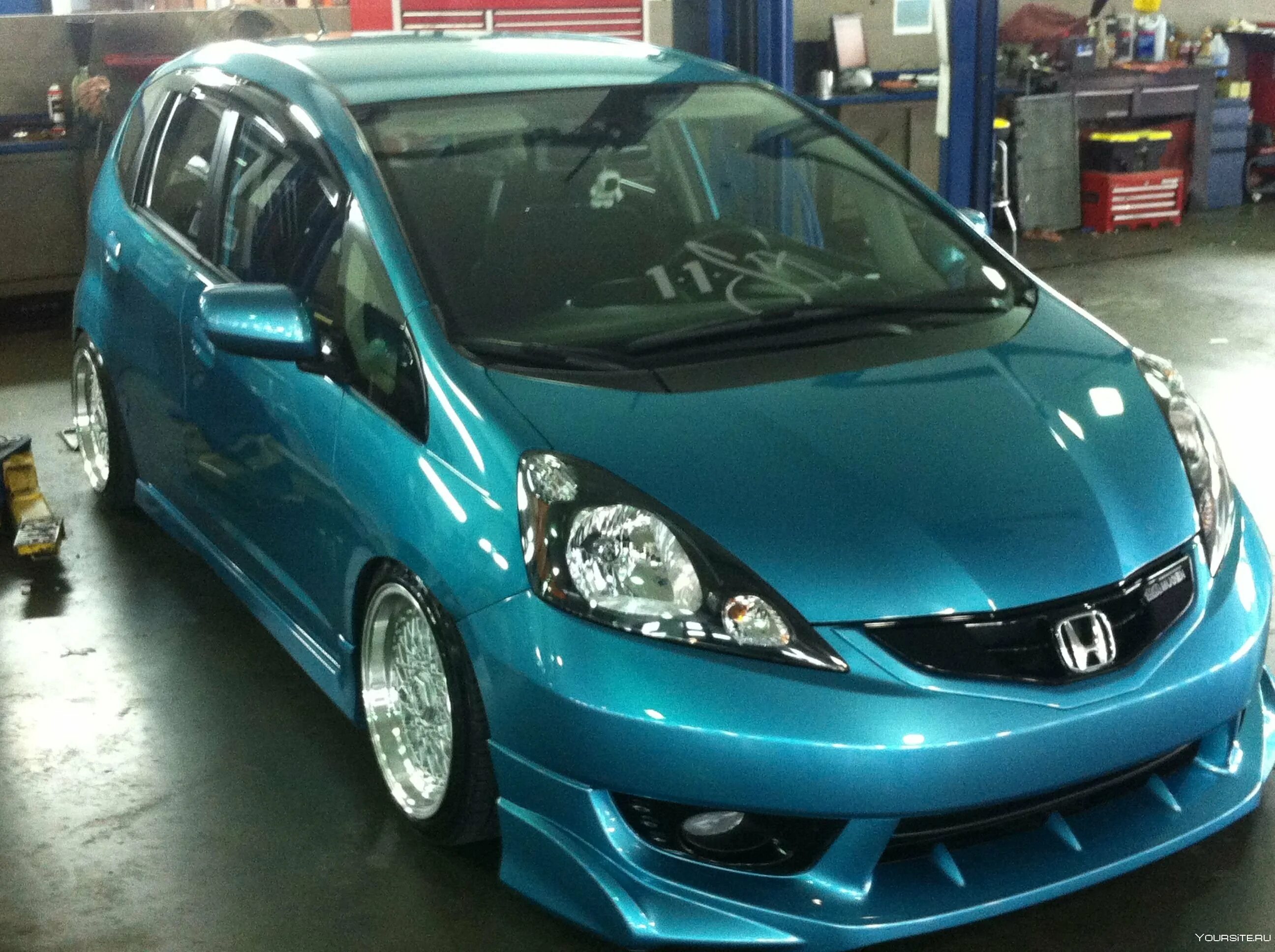 Хонда фит 2002. Honda Fit 2010. Honda Fit 1.6. Спортивные Honda Fit 2015.