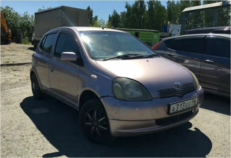 Toyota vitz 2000 года. Toyota Vitz, 2000 г.в. Тойота Витц 2000г. Витц серебро 2000г. Toyota Vitz 2000г розовая.