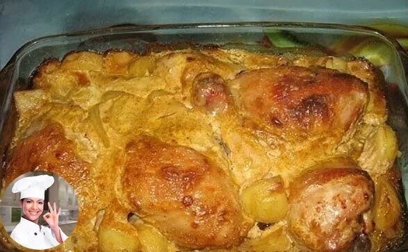 Курица с картошкой чесноком и майонезом. Курица с картошкой в духовке с майонезом. курица с картошкой в духовке с майонезом и чесноком. картофель под маринадом в духовке. кура с картофелем в духовке под майонезом.