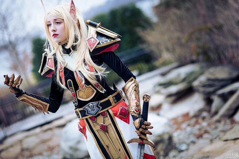 Elf cosplay. Варкрафт Эльф косплей. Паладин варкрафт косплей. Косплей Blood Elf. Эльф крови Паладин косплей.