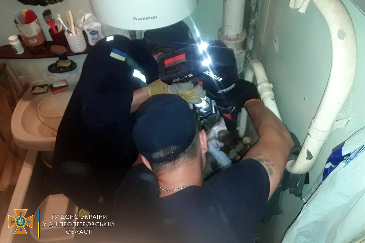 Застряла рука в ванне. Застряла рука в ванне