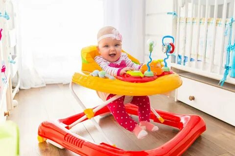 С какого возраста можно ходунки мальчику