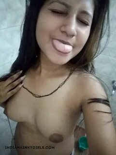 South Indian Young Wife’s Nude Selfies 