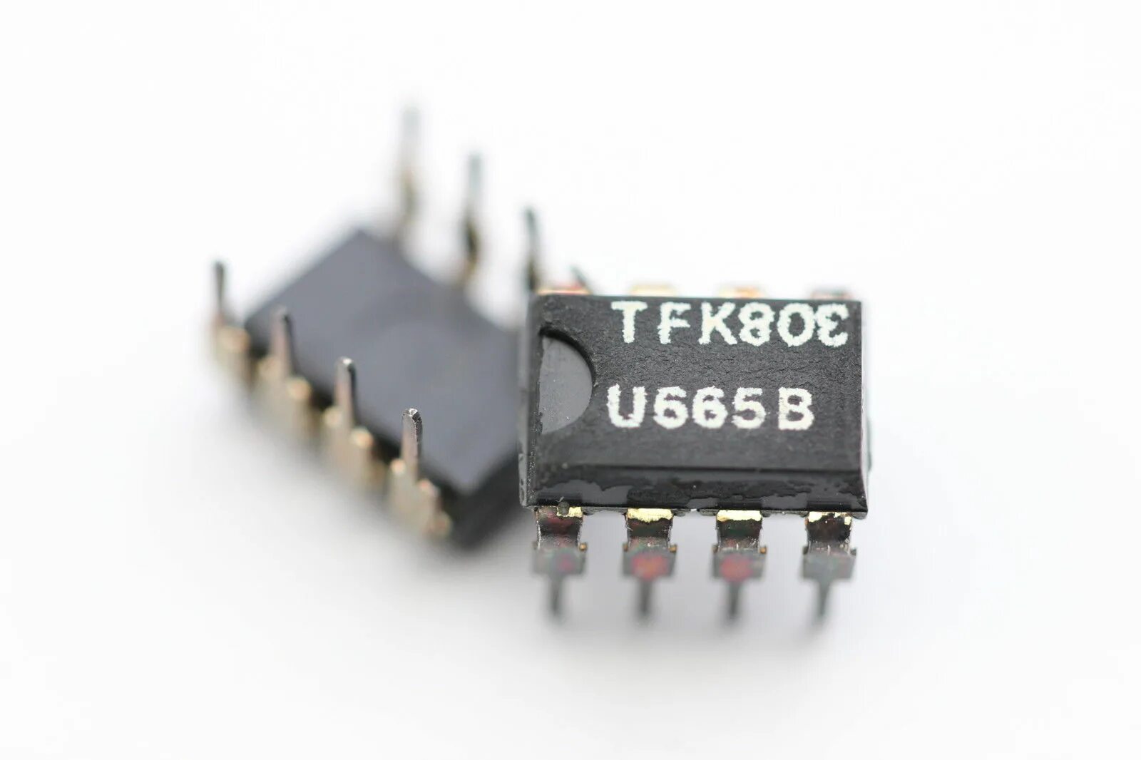 Dip8 TFK-808. Микросхема TFK u821b. Микросхема tfk38749 u6433b. Микросхема TFK 19006. Микросхемы b