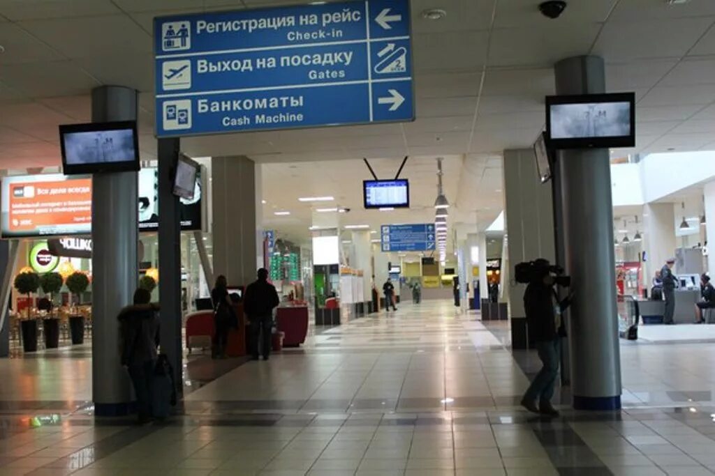 Номер аэропорта новосибирска. Аэропорт Новосибирск внутри. Толмачёво аэропорт терминал а. Аэропорт Толмачево Новосибирск внутри. Аэропорт Толмачево Новосибирск сектор б.