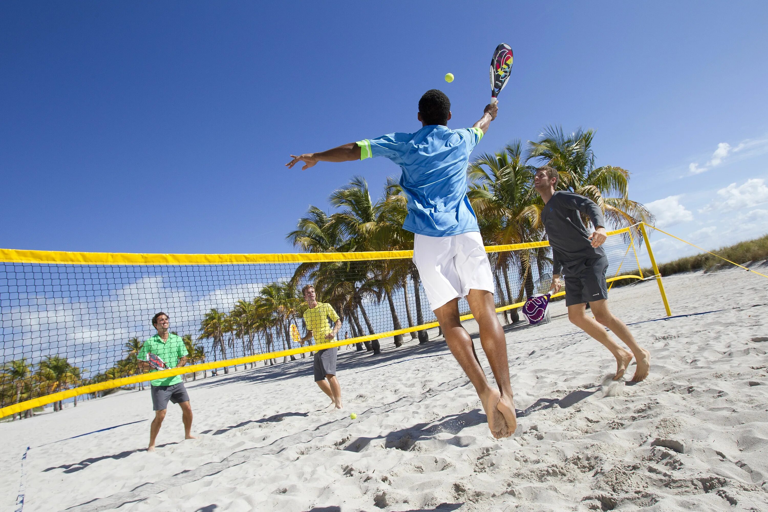 Пляжный теннис. Спортивные игры. Пляжный волейбол. Пляжный бадминтон.