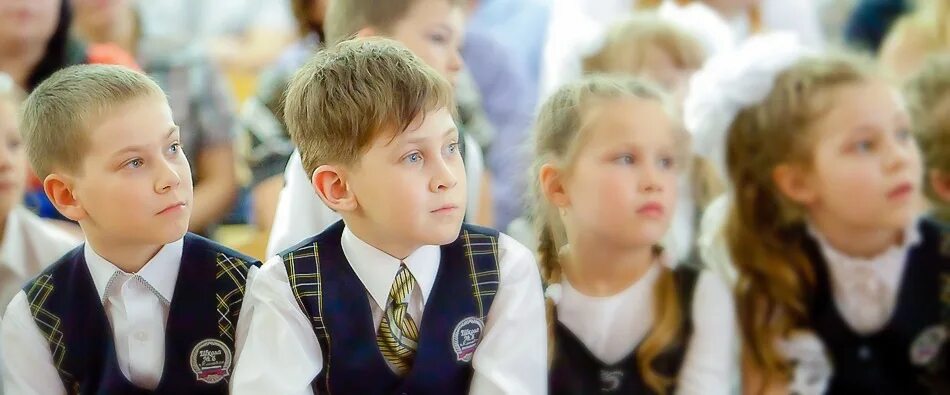 Уч жохов. Ученик тянет руку на уроке. Учебники жохова для начальной школы. Система жохова учебники. Уч жохов.